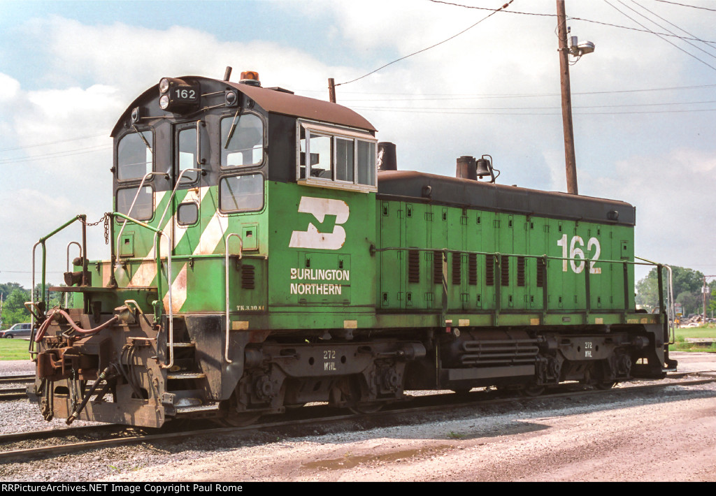 BN 162, EMD SW1200, at Eola Yard 